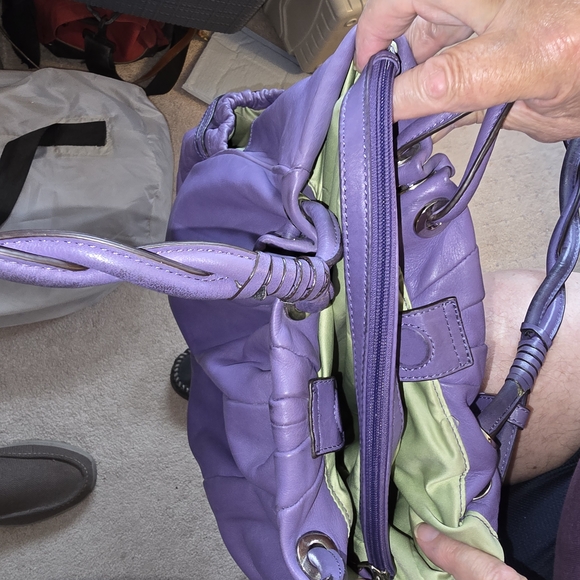 B. Makowsky Lavender Leather Shoulder Bag - Picture 14 of 16